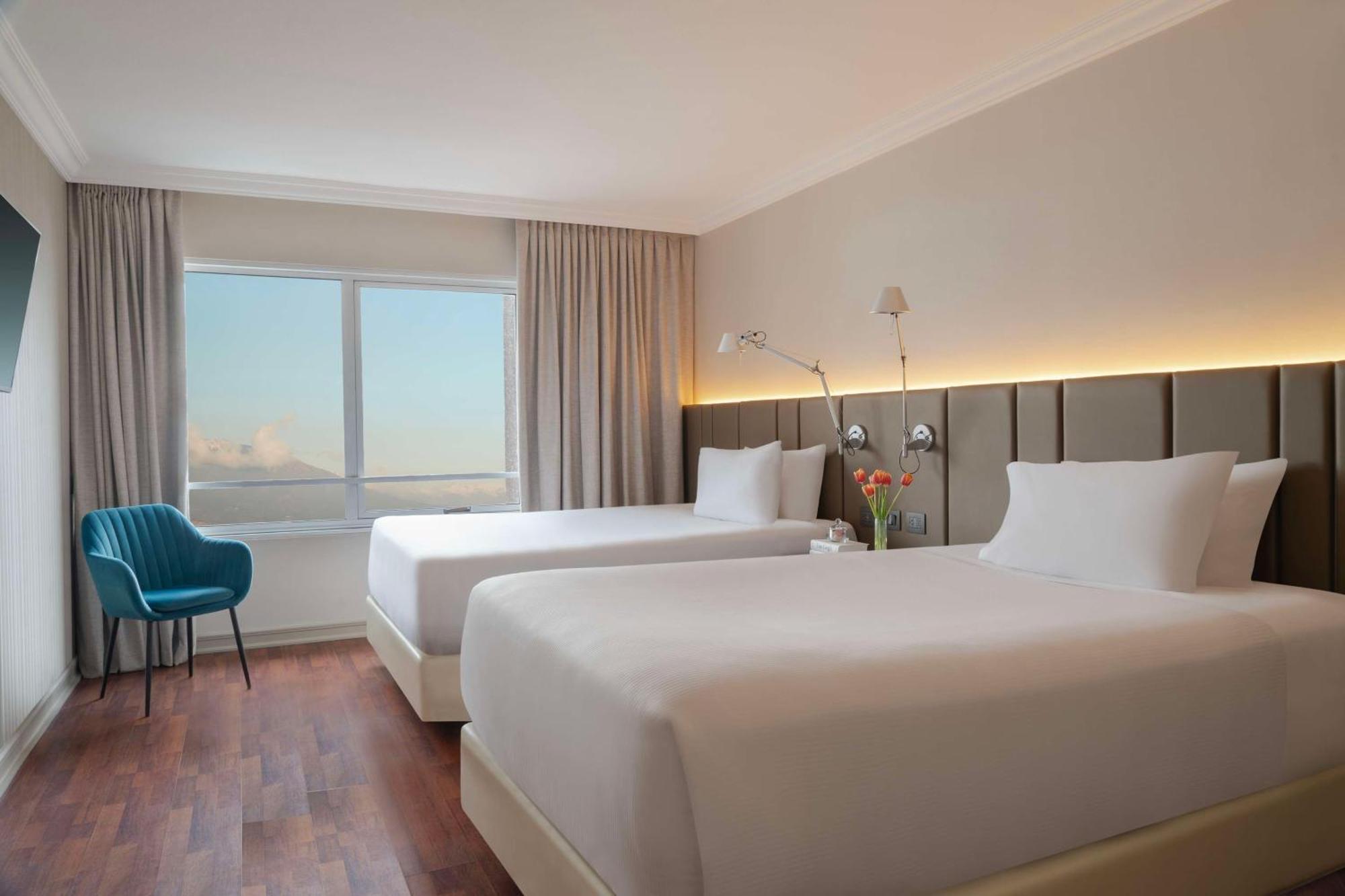 Nh Ciudad De Santiago Otel Dış mekan fotoğraf