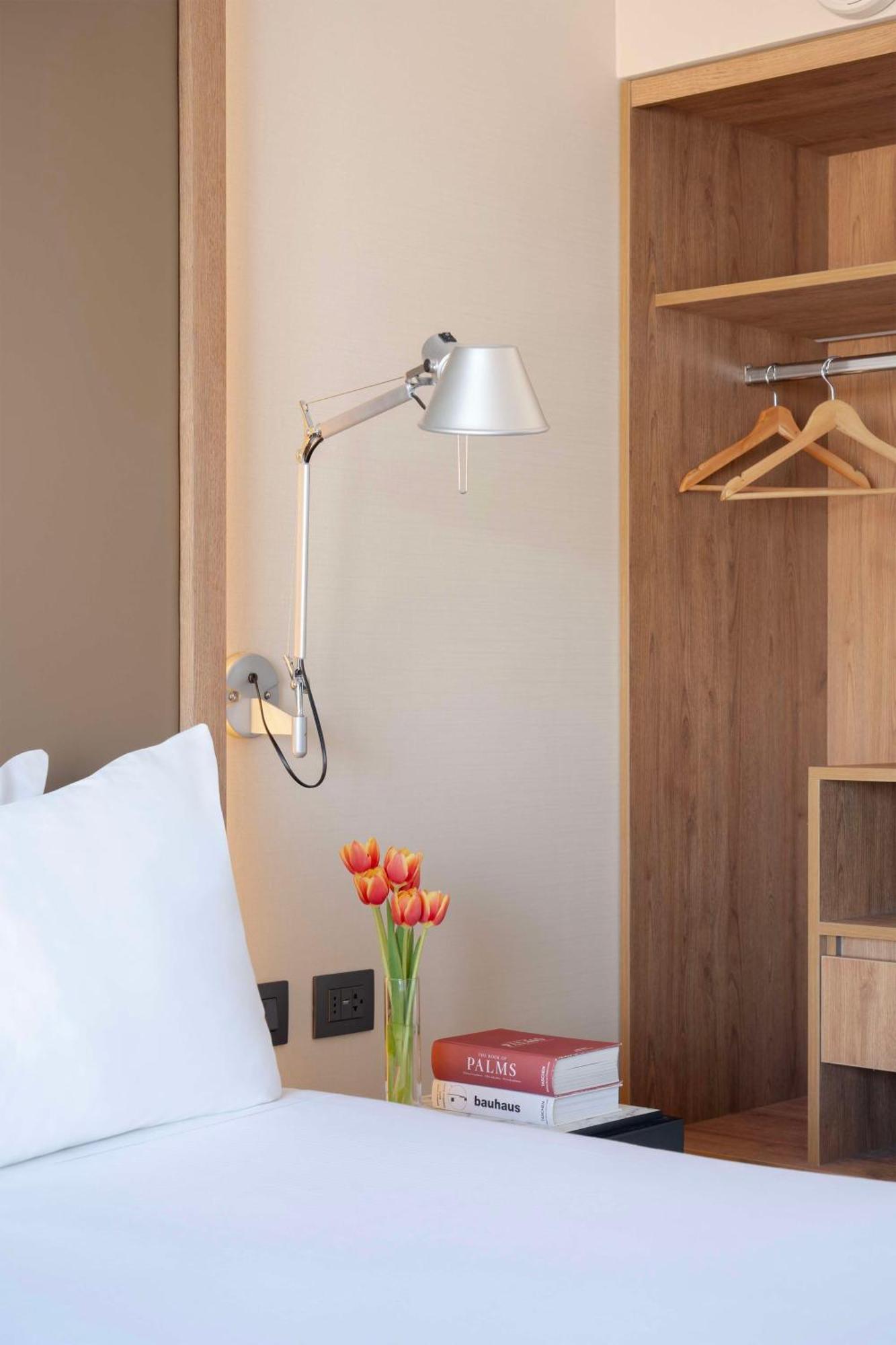 Nh Ciudad De Santiago Otel Dış mekan fotoğraf