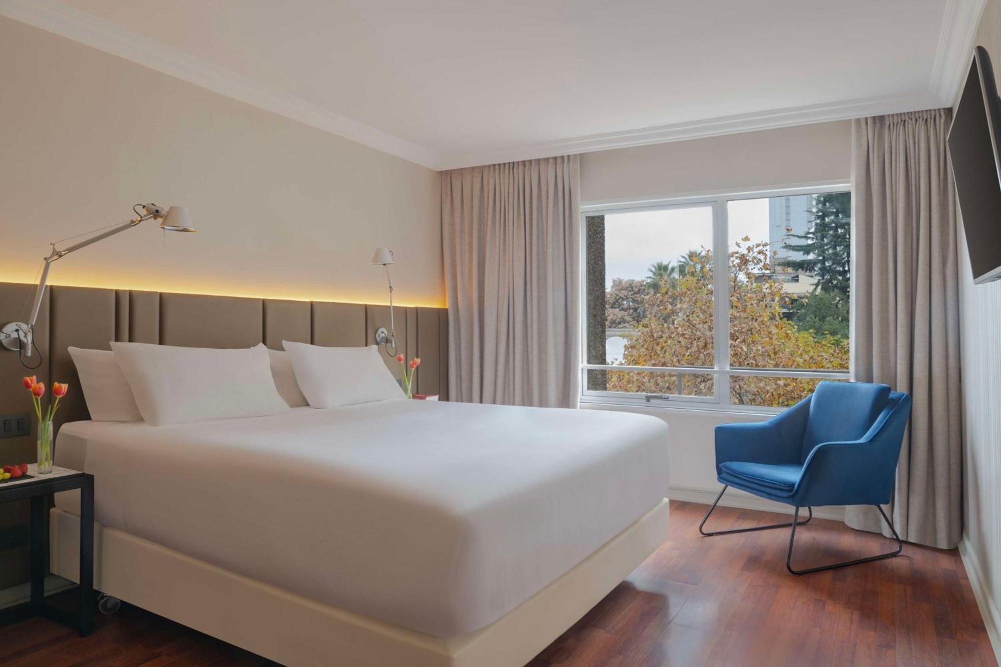 Nh Ciudad De Santiago Otel Dış mekan fotoğraf