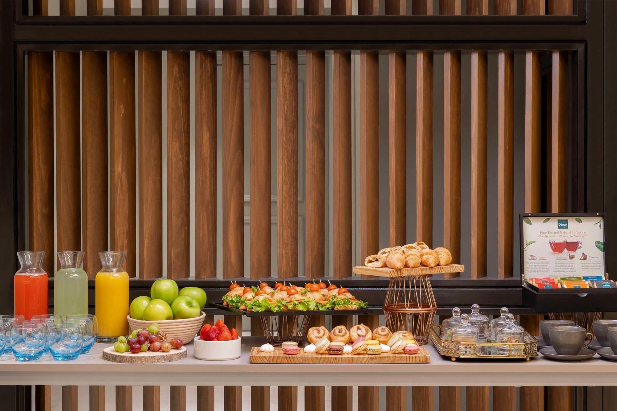 Nh Ciudad De Santiago Otel Dış mekan fotoğraf