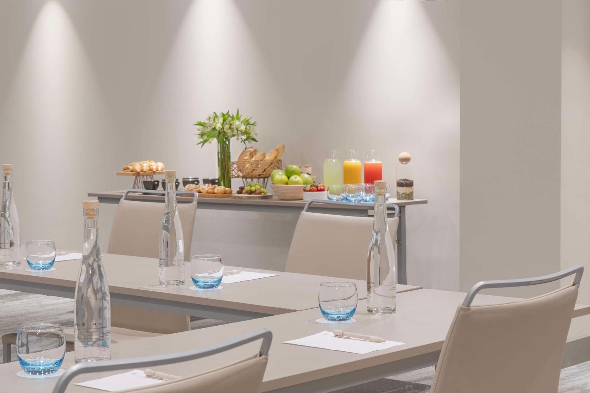 Nh Ciudad De Santiago Otel Dış mekan fotoğraf